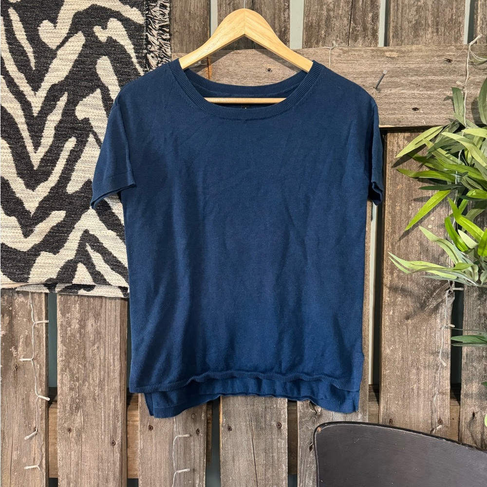 Banana Republic Navy Short Sleeve Crewneck sweater